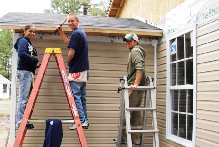 How to Install Vinyl Siding - Kaycan